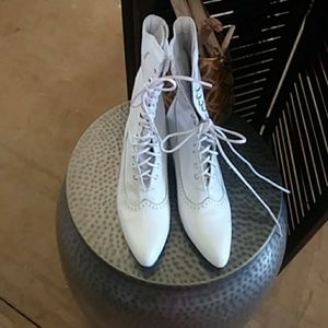 White lace up boots